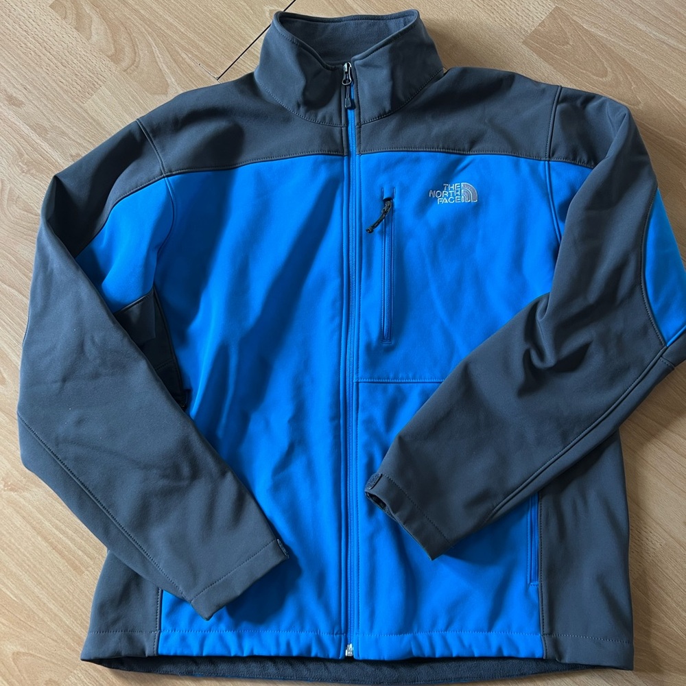 The North Face Men’s Blue and Gray Softshell Performance Jacket